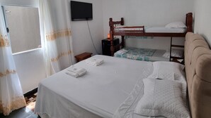 Family Room, Multiple Beds, Accessible, Non Smoking - Hostel Pé na Areia (Itanhaém)