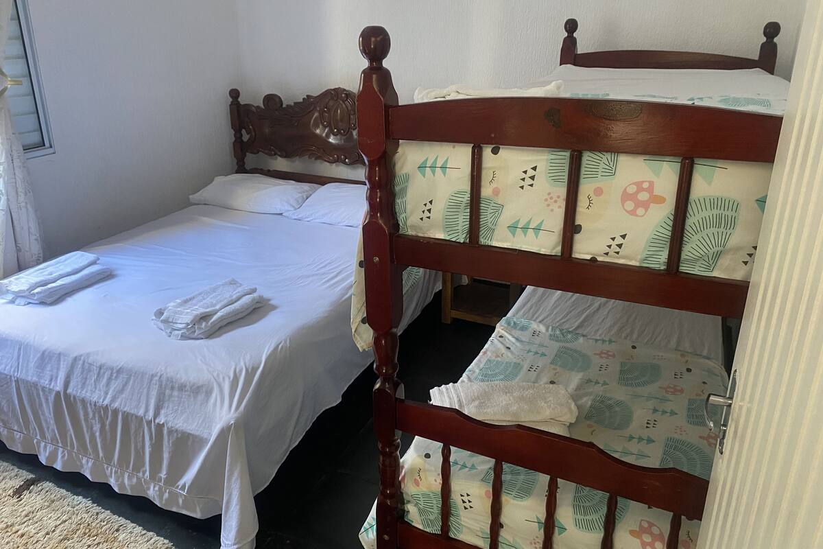 Chambre Familiale, plusieurs lits, accessible aux personnes à mobilité réduite, non-fumeur