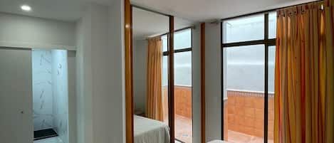 5 bedrooms, Internet, bed sheets