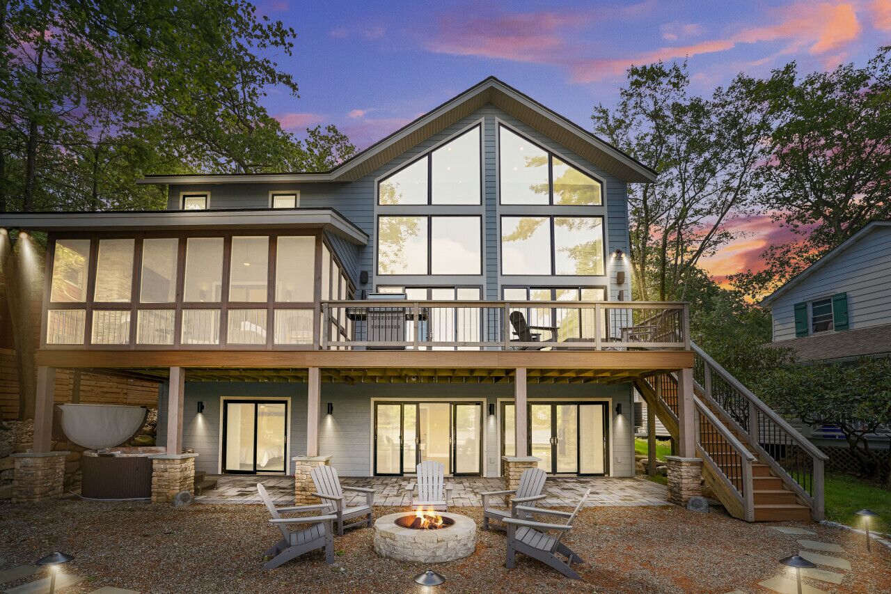 Luxe Lakefront Haven: Hot Tub, Games, Dock, Views!