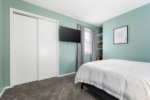 1 habitación, tabla de planchar con plancha, wifi y ropa de cama