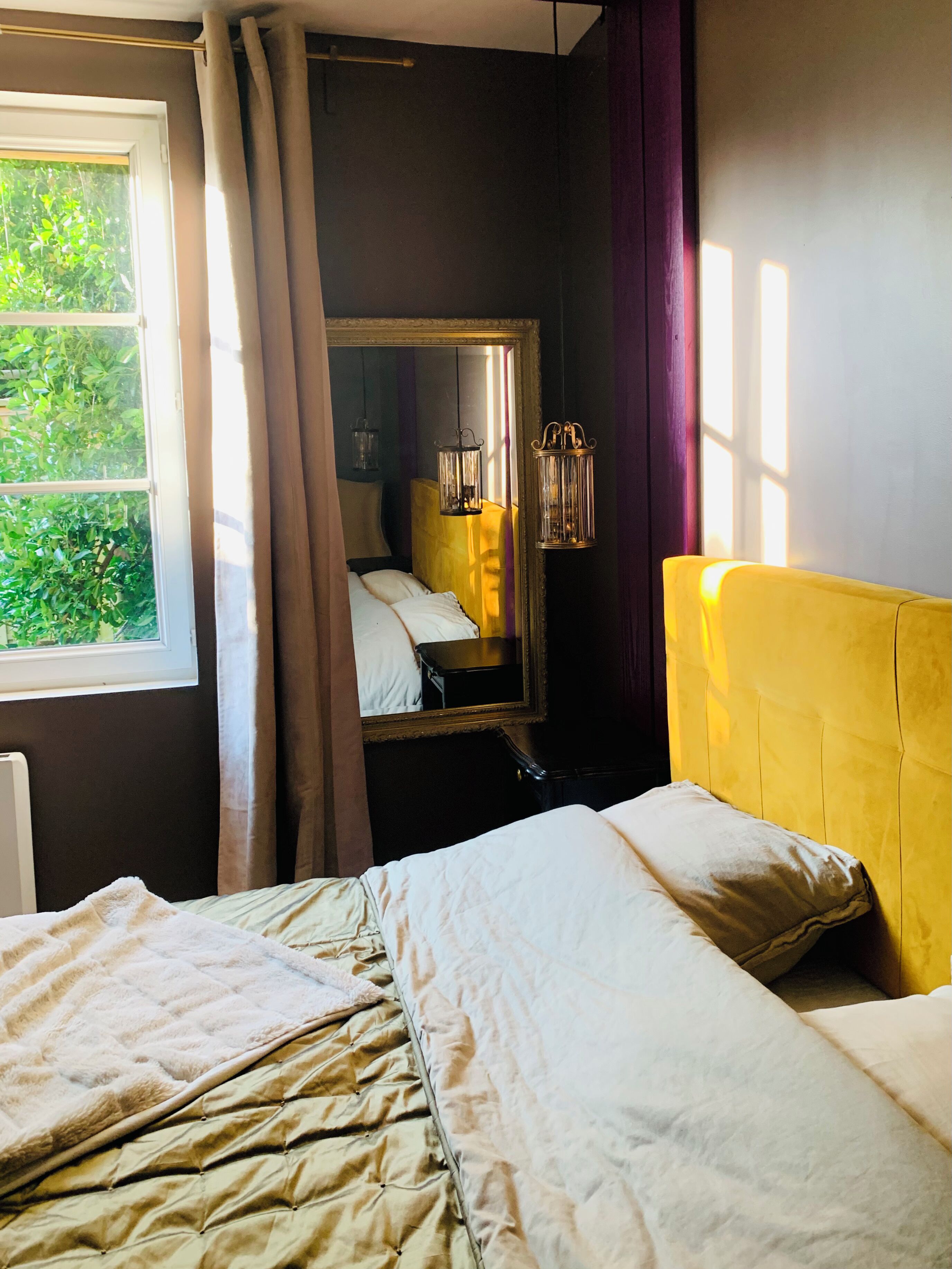 4 chambres, bureau, fer et planche à repasser, lit parapluie