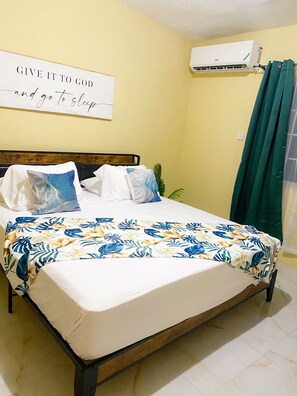 1 غرفة نوم ومكواة/لوح كي وواي فاي وملاءات أسرّة