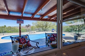Outdoor pool - Desert Oasis! -Entire home (Tucson)