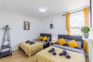 3 bedrooms, iron/ironing board, internet, bed sheets