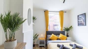 3 bedrooms, iron/ironing board, free WiFi, bed sheets