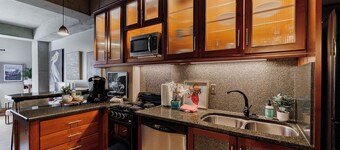 Prime Location - Modern Studio - Walk Downtown Athens