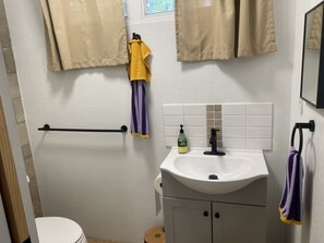 Toallas, jabón, champú y papel higiénico