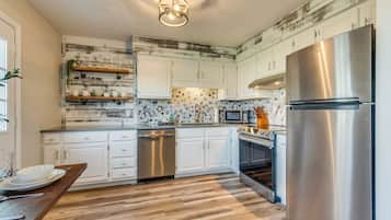 Micro-ondes, four, plaque de cuisson, lave-vaisselle