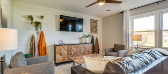 Stylish condo Elizabethton Tennessee, private fenced back yard, family friendly