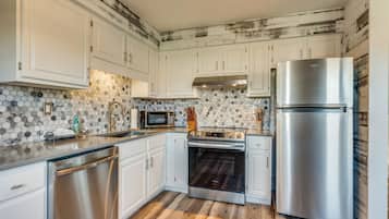 Micro-ondes, four, plaque de cuisson, lave-vaisselle