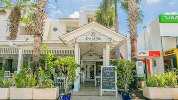 منطقة تناول الطعام للأسر