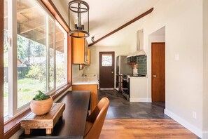 Fridge, microwave, oven, stovetop - Lupine Glen: Community Pool, Wifi, Fire, Deck! (Rhododendron)