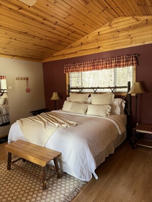 1 slaapkamer, een strijkplank/strijkijzer, gratis wifi, beddengoed