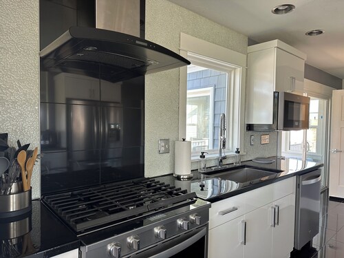 Beautifully Appointed Home in Alexandria Bay, NY - the HEART of the 1000 Islands