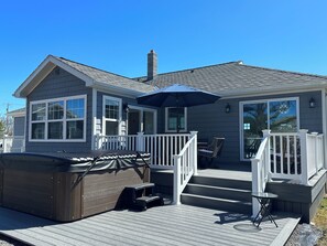 Exterior - Stay, Relax, Make Memories, And Be Our Guests on a 2 Hour River Cruise! (Alexandria Bay)