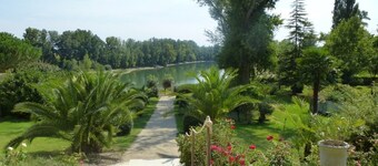Demeure de Caractère en Bordure de Garonne