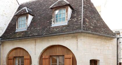Maison Emily in Senlis, In the Heart of Senlis.