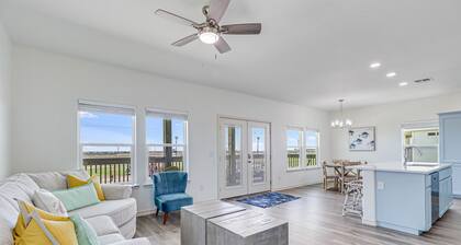 Gorgeous side-by-side beach houses with furnished decks, AC, & full kitchens