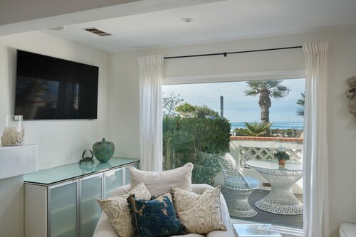 La Jolla getaway with endless views