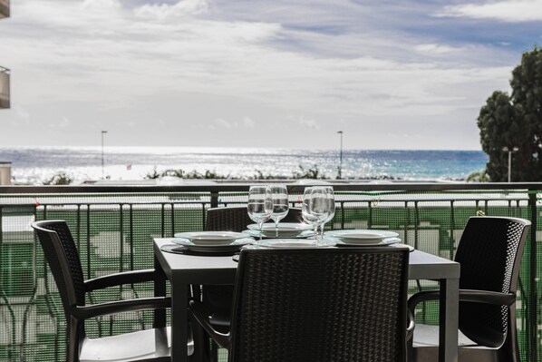 Outdoor dining - Mare Celeste (Arma di Taggia)