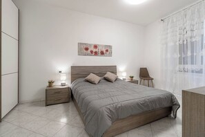 Room - M TOWN 119 - Sanremo - Centro (Sanremo)