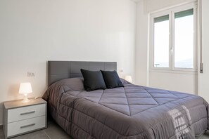 2 slaapkamers, een strijkplank/strijkijzer, wifi, beddengoed