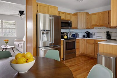 WELCOME TO THE OWL'S NEST - 2 BEDROOM HOME IN AUGUSTA, WINERIES & THE KATY TRAIL