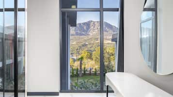 Premium bedding, minibar, in-room safe, soundproofing