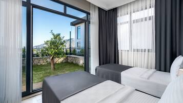 Executive Family Suite | 2 bedrooms, premium bedding, minibar, in-room safe