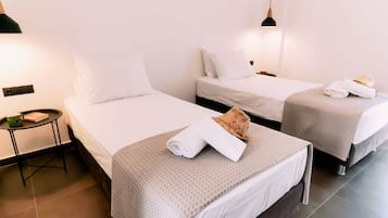 全景双人房, 部分海景 | 免费迷你吧物品、客房内保险箱、免费 WiFi、床单