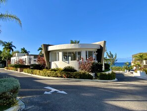 Exterior - Tropical Retreat Villa Miramar (Montego Bay)