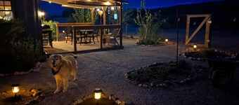 Bluff Bungalow w/ Patio, Dogs Welcome