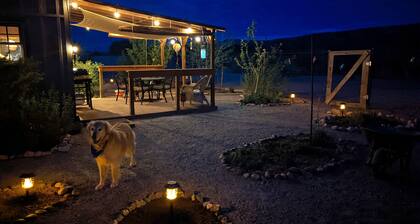 Bluff Bungalow w/ Patio, Dogs Welcome