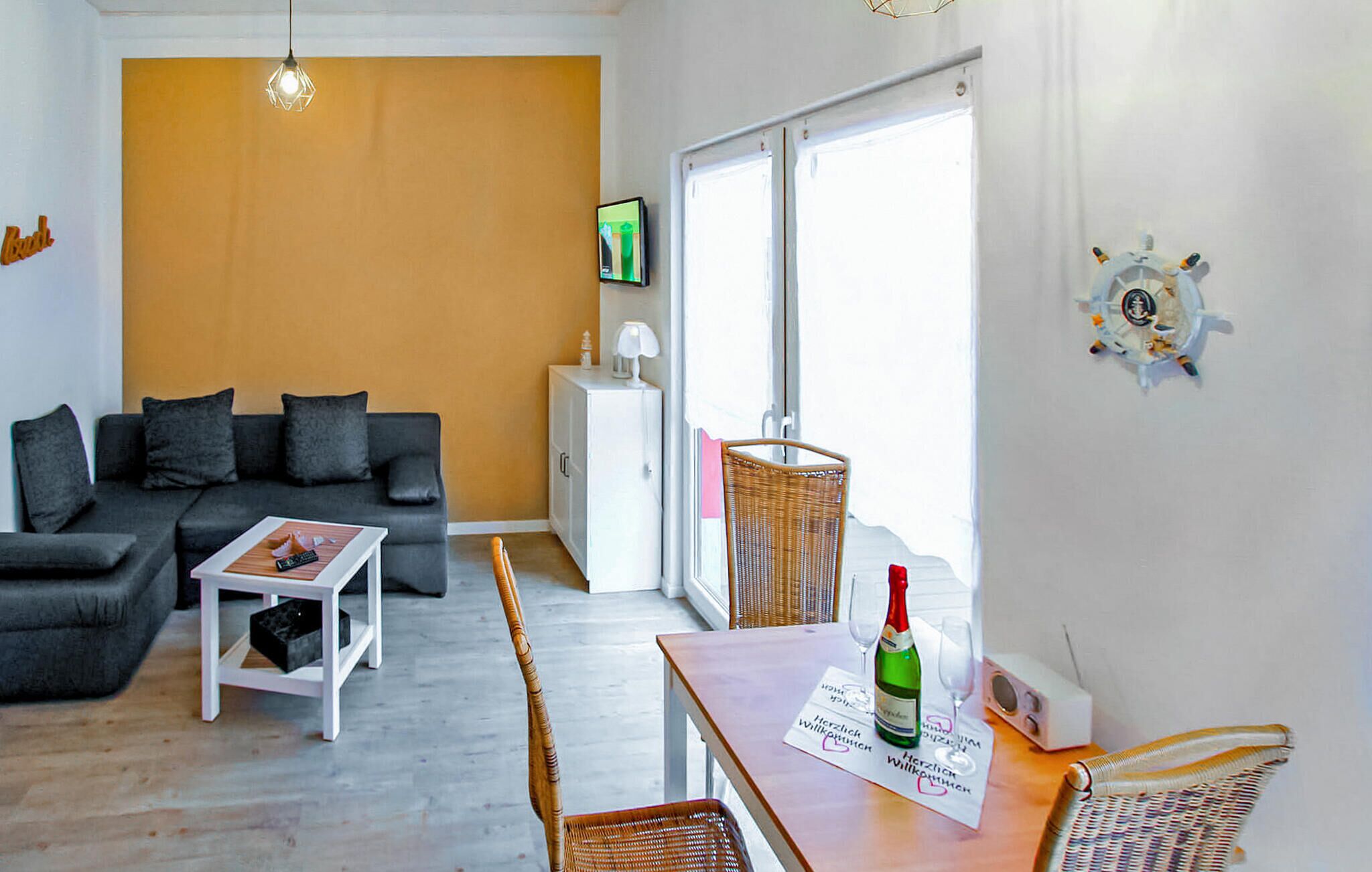 Fernseher, Stereoanlage