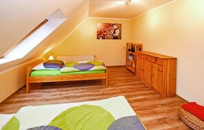 2 habitaciones, cuna de viaje, wifi gratis y ropa de cama 