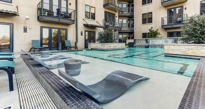 THE LOVE ME SUITE UPPER KIRBY HOUSTON GETAWAY