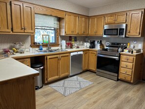 Fridge, microwave, oven, dishwasher - Best of Duck Soundfront 4 BR 3 BA Gazebo, pool, beach, tennis court, July5-12
(Duck)