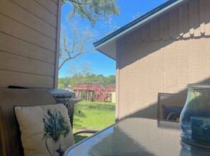Outdoor dining - Cozy Waterfront Home on Lake LBJ Kayaks Included! (Granite Shoals)