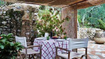 Classic Apartment | Terrace/patio