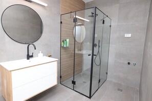 Håndklær, såpe og toalettpapir