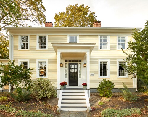 Historic Charm with modern amenities in Exeter, NH.  3 Bedrooms & Walk to town