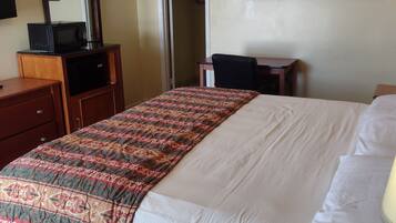 Single Room | Individually furnished, desk, laptop workspace, free WiFi