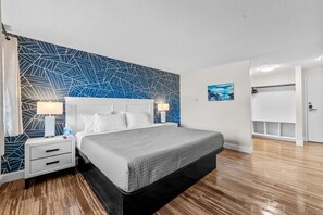 1 室のベッドルーム、デスク、アイロン / アイロン台、WiFi (無料)