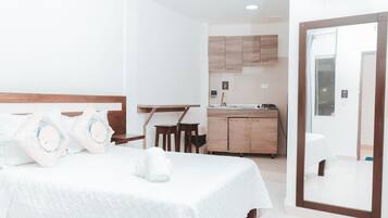 Apartament bàsic | Cuina privada | Frigorífic, microones, cafetera exprés i cafetera i tetera