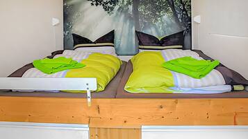 2 Schlafzimmer, Reisekinderbett, kostenloses WLAN, Bettwäsche