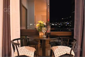 Dining - The Downtown Apartment - 3 Aire acondicionado Dormitorio + WiFi (San Salvador)