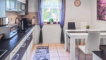 Kühlschrank, Ofen, Herdplatte