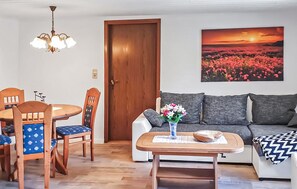 Fernseher, Kamin, DVD-Player, Stereoanlage