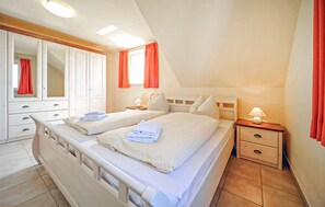 3 bedrooms, travel cot, free WiFi